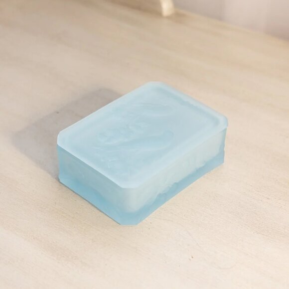 Small Rectangular Blue Satin Glass Bird & Berry Lidded Dish - Picture 1 of 5